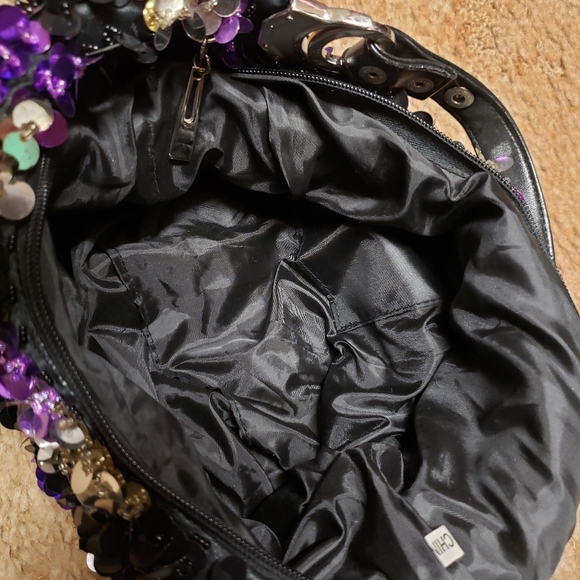 Beautiful medium size purple, silver and black sequined purse - Picture 3 of 3